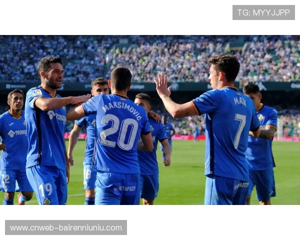 赫罗纳主场迎战比利亚雷亚尔，西甲第30轮中游混战